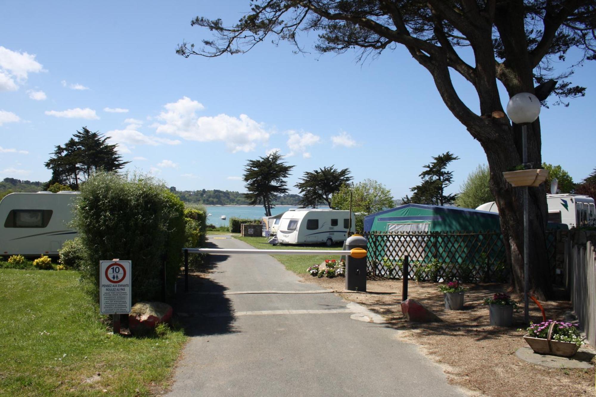 Camping RCN Port l'Epine Trélévern Extérieur photo